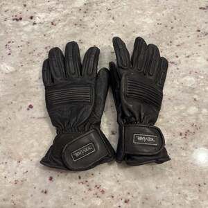Black Leather Kevlar Motorcycle Gloves,‎ Lined, Padded Knuckles